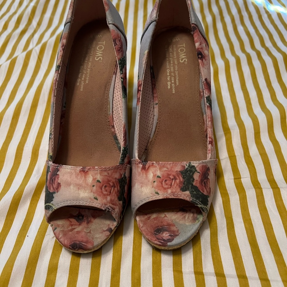 TOMS Women's Floral Wedges - Pink and Green